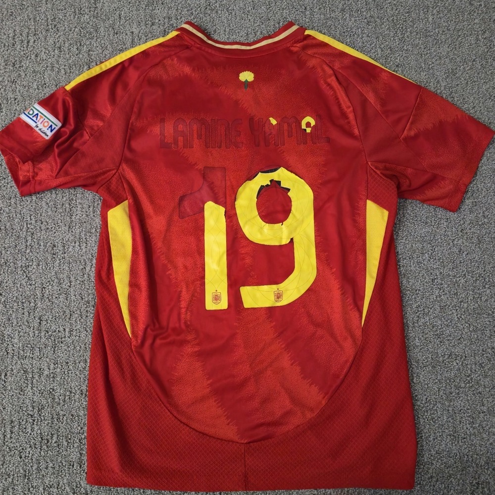 Spain Home Shirt Euro 2024 #19 Lamine Yamal Player Version Size S See Desc! - Picture 9 of 11